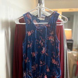 Front-lace blue tank top